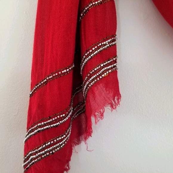 Long red linen scarf with silver beading - Picture 2 of 3